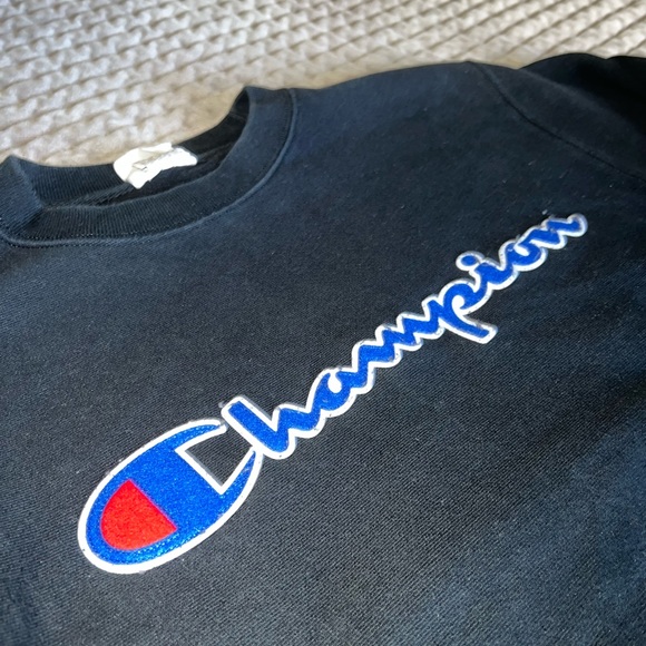 Champion Sweatshirt - Medium - Picture 2 of 3